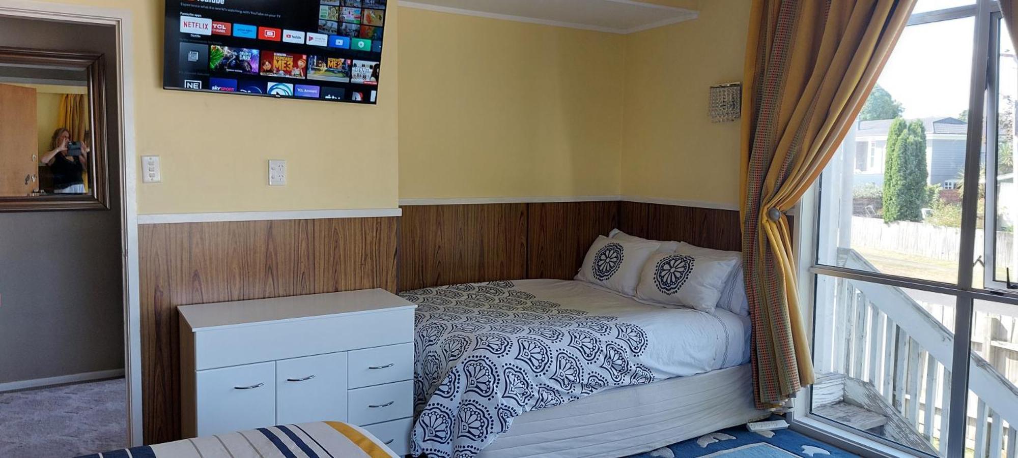 Bed And Breakfast Happy Home Taupo Accommodation Bagian luar foto