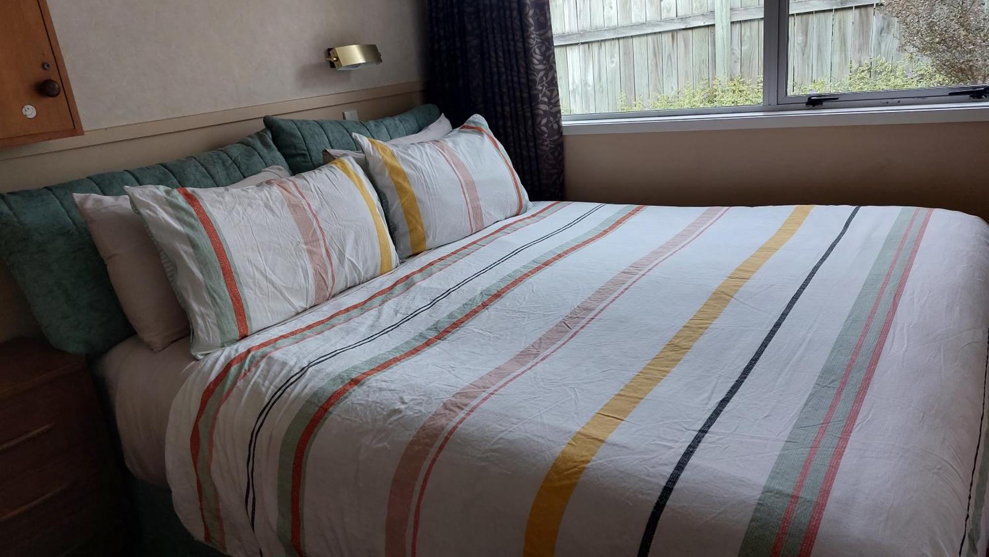 Bed And Breakfast Happy Home Taupo Accommodation Bagian luar foto