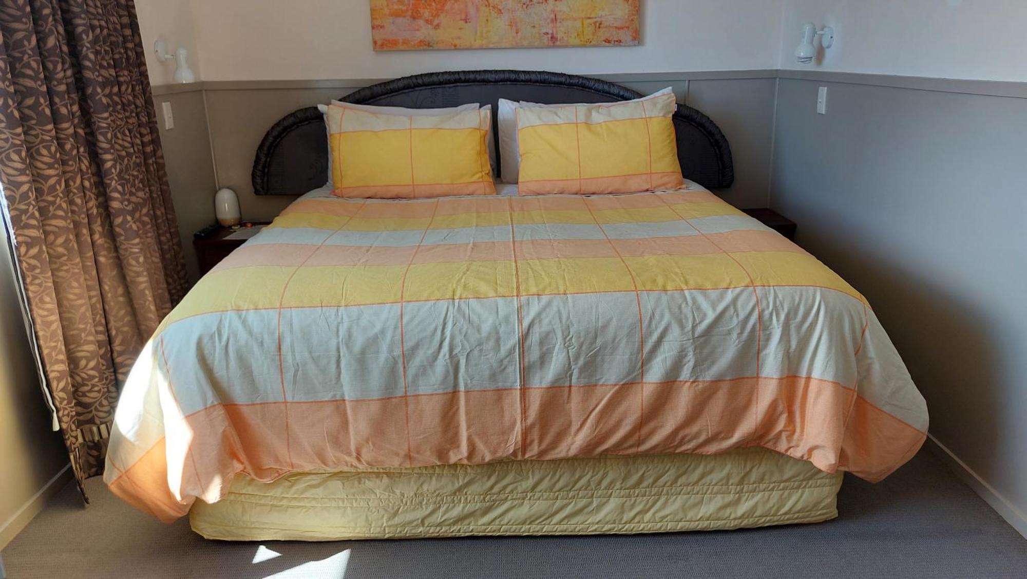 Bed And Breakfast Happy Home Taupo Accommodation Bagian luar foto