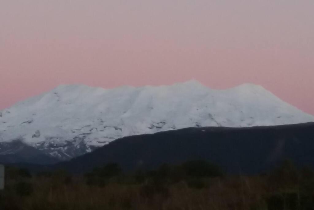 Bed And Breakfast Happy Home Taupo Accommodation Bagian luar foto