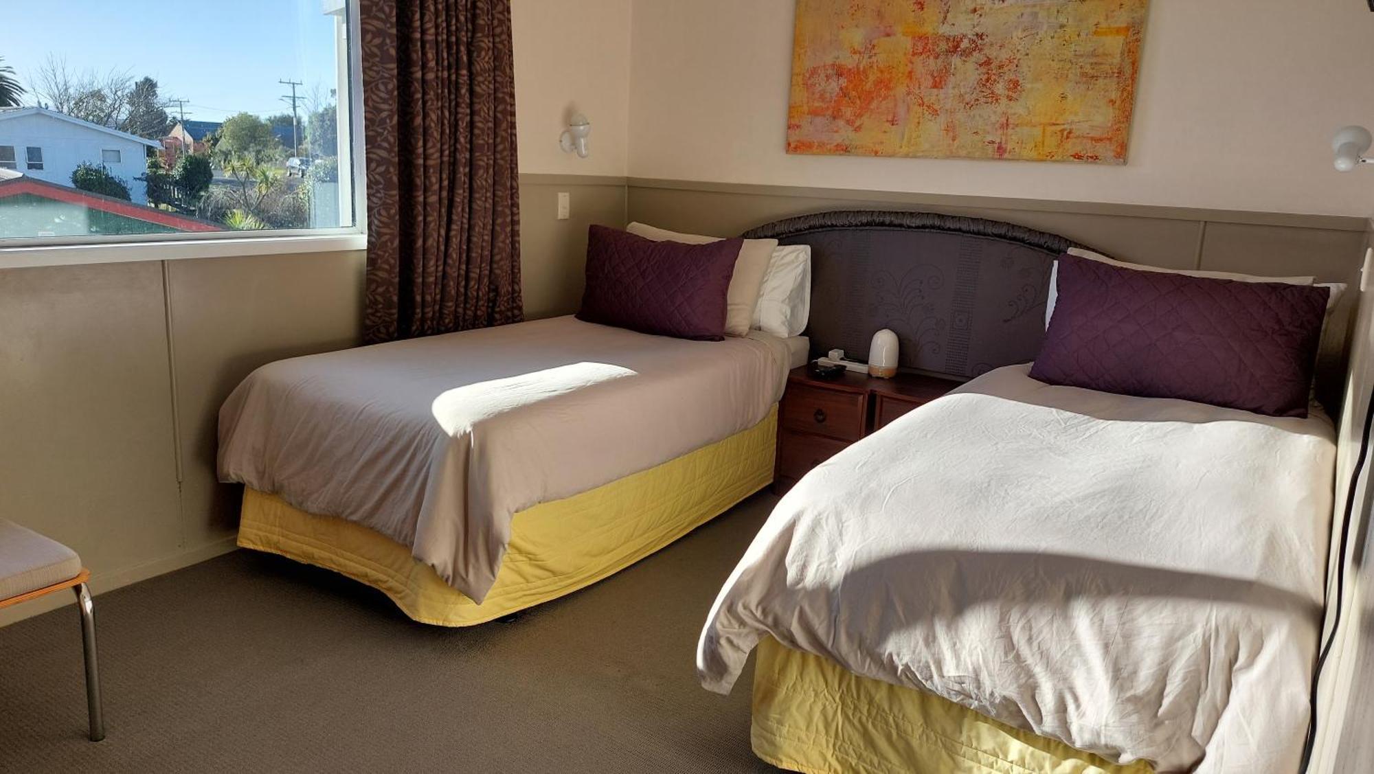 Bed And Breakfast Happy Home Taupo Accommodation Bagian luar foto